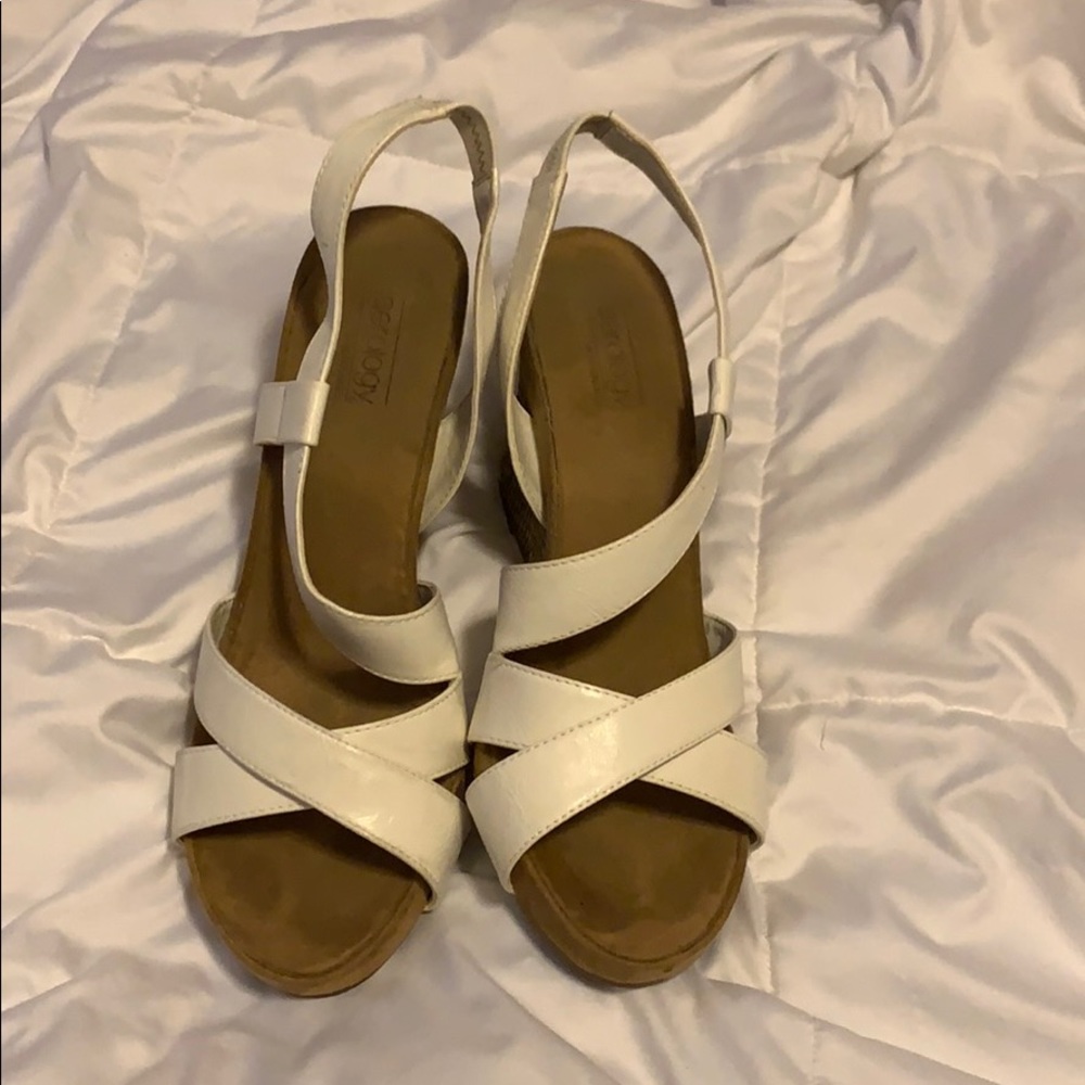 Dress shoes